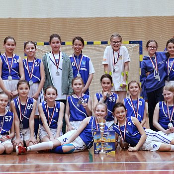 
                                Basketbalistky U11 vybojovaly 2. místo. FOTO: archiv klubu
                                    