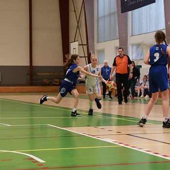 
                                V sobotu sehrála děvčata z Basketbalového klubu Blansko U 12 utkání proti Vlčatům Žďár nad Sázavou. FOTO: archiv Basketbalového klubu Blansko
                                    