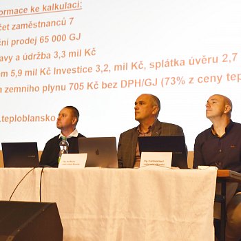 
                                Zleva: jednatel firmy Teplo Blansko Vlastimil Vaníček, radní Jan Nečas a radní František Havíř. FOTO: Michal Záboj
                                    