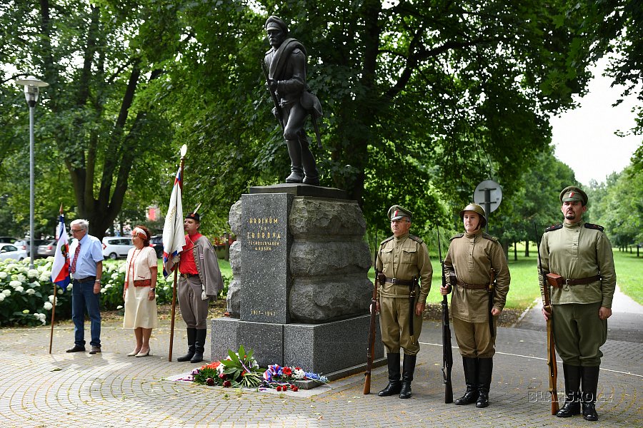 
                                V sobotu si lidé v Blansku připomněli 105. výročí bitvy u Zborova. FOTO: Leona Voráčová
                                    