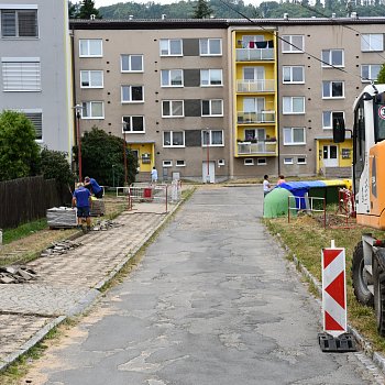 
                                Začala druhá etapa regenerace vnitrobloku mezi bytovými domy v ulici Poříčí. FOTO: Michal Záboj
                                    