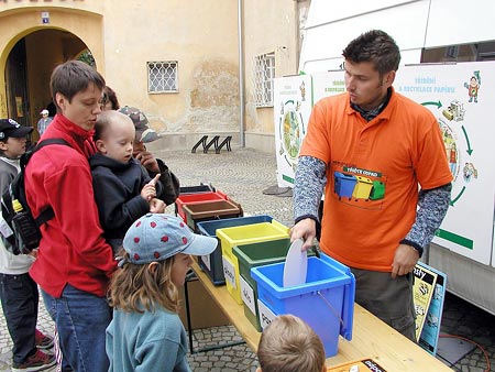 Barevný den pro děti – třídění odpadu