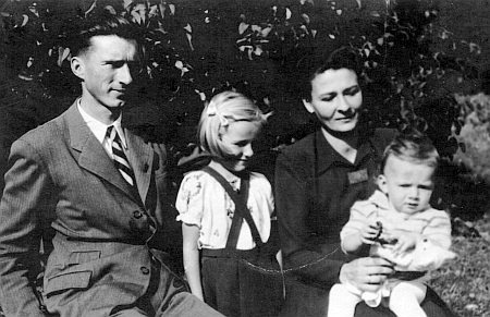 Rudolf Hájek s rodinou