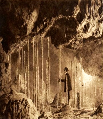 Objevování Kateřinské jeskyně