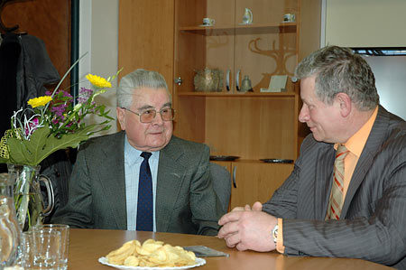 František Hlaváček (vlevo) se starostou města Blanska Lubomírem Toufarem