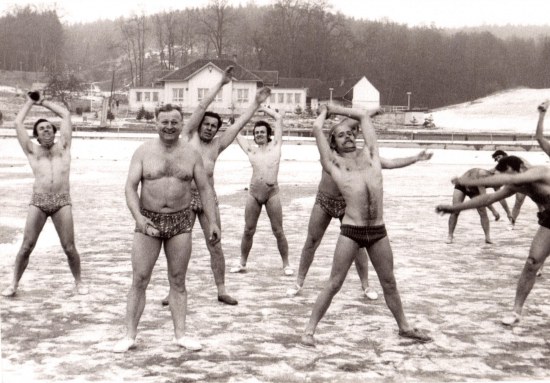 Zimní plavání v Blansku 1975