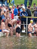 Ilustrační foto k článku: Svatomartinské plavání přilákalo do Blanska řadu otužilců i z řad diváků