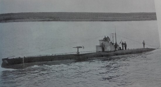 ponorka-smu-23-vyplouva-z-pristavu-50501-0_550.jpg