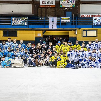 
                                V hokejovém turnaji o Pohár města Blanska získal domácí tým HC Rytíři Blansko U12 stříbrné medaile. FOTO: archiv klubu
                                    