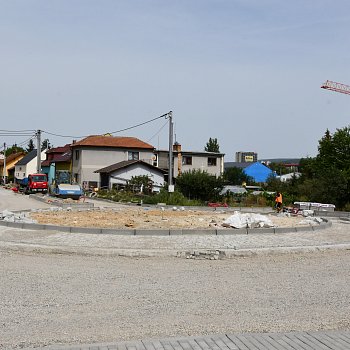 
                                Stavba nového kruhového objezdu.. FOTO: Michal Záboj
                                    