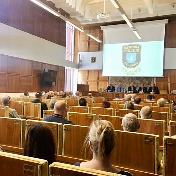 
                                Slavnostní setkání k výročí se konalo ve velké zasedací místnosti městského úřadu. FOTO: Pavla Komárková
                                    