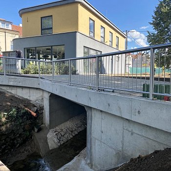
                                Dělníci dokončili rekonstrukci zastropení potoka Palava. FOTO: Pavla Komárková
                                    