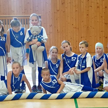
                                Hráčky a hráči BK Blansko vyhráli turnaj basketbalových přípravek. FOTO: archiv BK Blansko
                                    