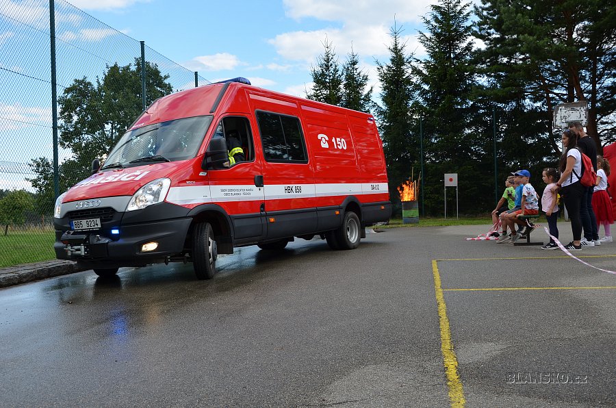 
                                 Dobrovolní hasiči z Těchova si připomněli 110. výročí založení sboru. FOTO: Zdeněk Bednařík 
                                    