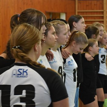 
                                 Blanenské volejbalistky na volejbalovém oblastním přeboru žákyň kategorie U16. FOTO: Jan Charvát
                                    