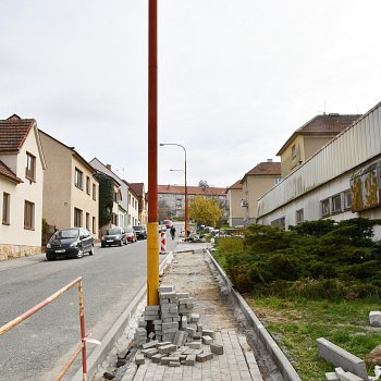 
                                Oprava chodníku v Chelčického ulici. FOTO: Renata Spotzová
                                    