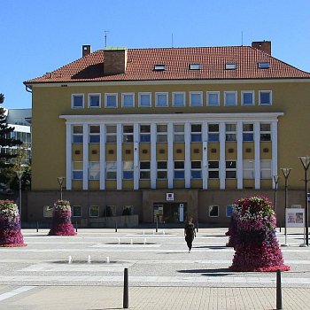 
                                Pohled na budovu banky. FOTO archiv Michala Šolce
                                    