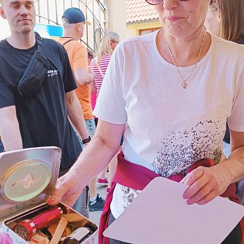 
                                Účastníci ustavili nový český rekord v počtu lidí s esem v rukávu na jednom místě. FOTO: Soňa Krátká
                                    