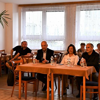 
                                Na setkání v Městském klubu důchodců vystoupily děti z MŠ Dvorská 96. FOTO: Leona Voráčová
                                    