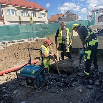 
                                Dělníci dokončili rekonstrukci zastropení potoka Palava. FOTO: Pavla Komárková
                                    