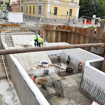 
                                Stavba podchodu u železniční zastávky Blansko-město. FOTO: Michal Záboj
                                    