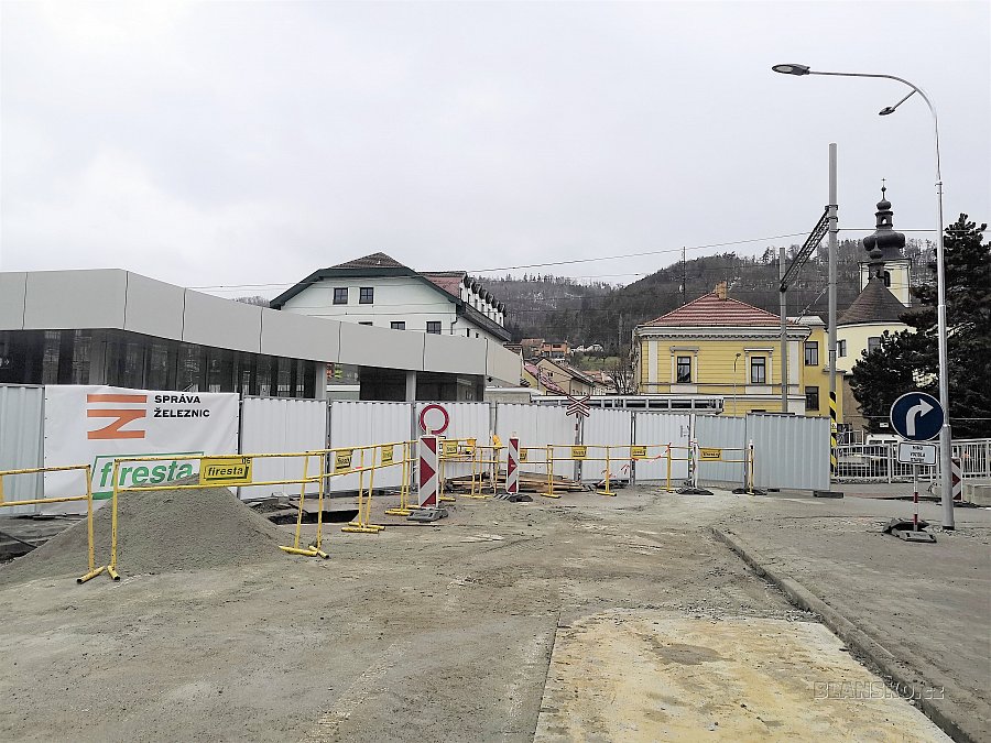 
                                Průjezd Rožmitálovou ulicí směrem ke sportovnímu ostrovu je obnoven. FOTO: Leona Voráčová
                                    