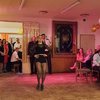 
                                Hasičský ples na Olešné doprovázela stepařská show i zábavné vystoupení. FOTO: Renata Spotzová
                                    