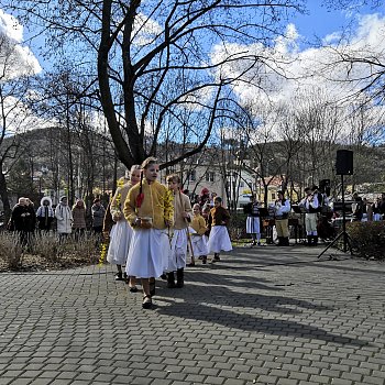 
                                Slavnosti jara také letos zaplnily park u Svitavy. FOTO: Leona Voráčová
                                    