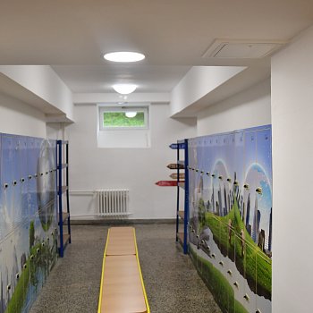 
                                V Základní škole Blansko, Erbenova 13 letos pokračovala postupná rekonstrukce rozvodů elektrické energie. FOTO: Michal Záboj
                                    