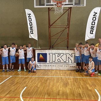 
                                Hráči BBK Blansko U12 na turnaji v Přerově vybojovali druhé místo. FOTO: archiv klubu
                                    