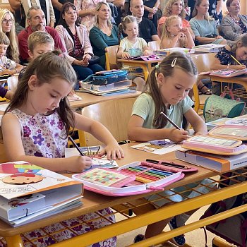 
                                Zahájení školního roku v ZŠ a MŠ Dvorská. FOTO: Pavla Komárková
                                    