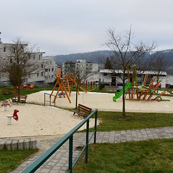 
                                Otevřené bude v zimním období i dětské hřiště v ulici Kamnářská na sídlišti Zborovce. FOTO: Michal Záboj
                                    