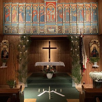 
                                Velikonoce v dřevěném kostelíku. FOTO: archiv farnosti
                                    