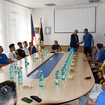 
                                Národní baseballový tým Ukrajiny přijali zástupci vedení města na blanenské radnici.
                                    