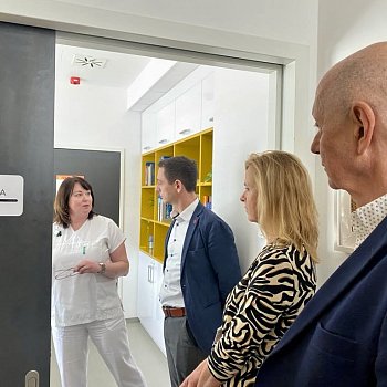 
                                Návštěva hejtmana Jana Grolicha v Nemocnici Blansko. FOTO: Pavla Komárková
                                    