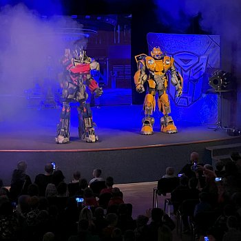 
                                Realističtí roboti Transformers přijeli do Blanska. FOTO: Tomáš Mokrý
                                    