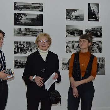 
                                Sobotní vernisáží byly zahájeny dvě nové výstavy v Galerii města Blanska. FOTO: Renata Spotzová
                                    