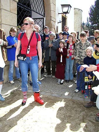 
                                První rekord v roce 2006 ustavili lidé s každou botou jinou. FOTO: archiv města
                                    