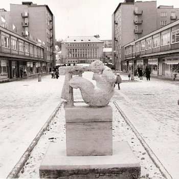 
                                Část Wanklova náměstí v roce 1976. FOTO archiv Pavla Svobody
                                    