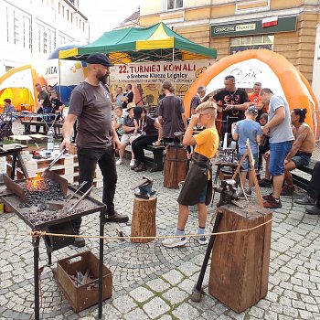 
                                Součástí oslav byla mezinárodní soutěž kovářů o stříbrné klíče města. FOTO: Ivo Stejskal
                                    