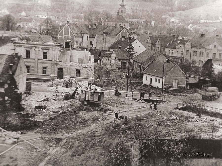 
                                Vybourané staré centrum města. FOTO archiv Pavla Svobody
                                    