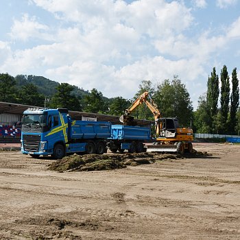 
                                Rekonstrukce atletického stadionu Mlýnská. FOTO: Michal Záboj
                                    