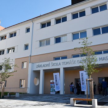 
                                Nový vchod do budovy školy. FOTO: Leona Voráčová
                                    
