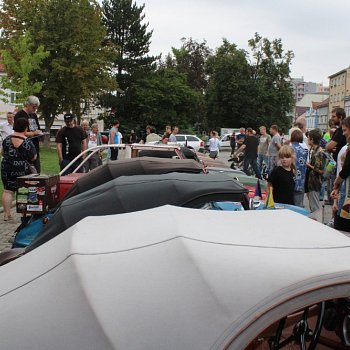 
                                Setkání vozů Velorex proběhlo na parkovišti nad Poduklím. FOTO: Jiří Vyoral
                                    