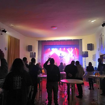 
                                KaŤák Rock Fest v sobotu zaplnil Katolický dům. FOTO: Leona Voráčová
                                    